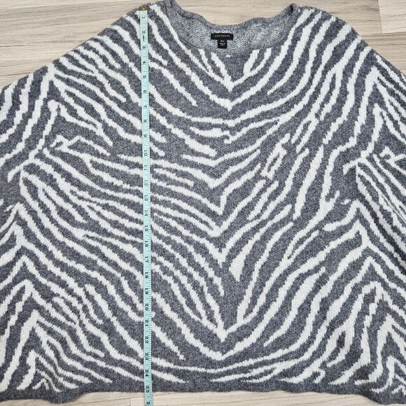 Ann Taylor Womens Gray Zebra Cape Poncho Sweater Size Small - Picture 5 of 8